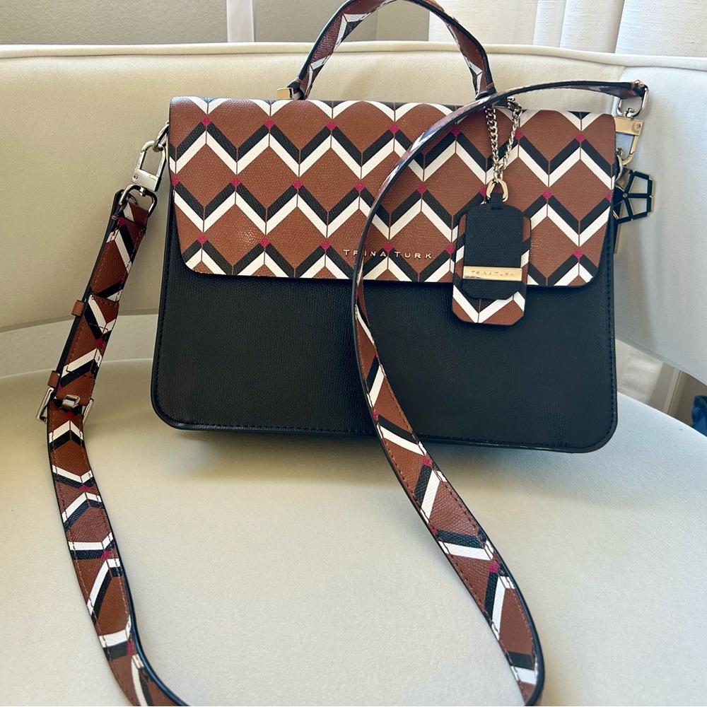 Trina Turk Bag/ detachable & Adjustable Strap w/ Multi Compartments